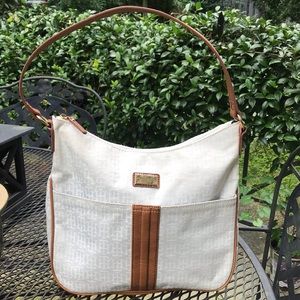 Beautiful Classic Style Tommy Hilfiger Bag!